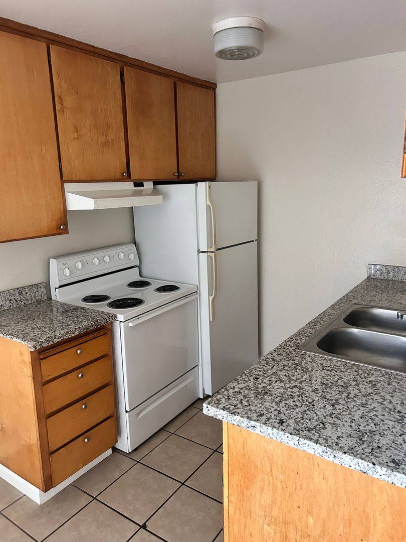 Apartment for rent at 610 E Pine St, Lodi, CA 95240