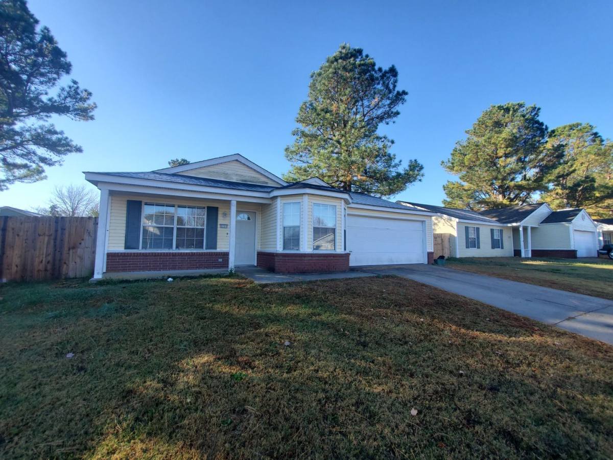 House for rent at 3209 Essex Dr, Fayetteville, AR 72704