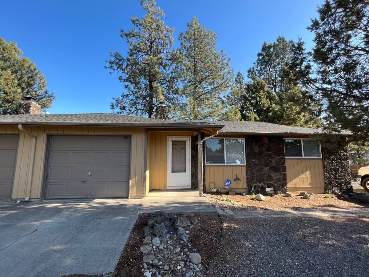 House for rent at 1637 SE Skylark Dr, Bend, OR 97702