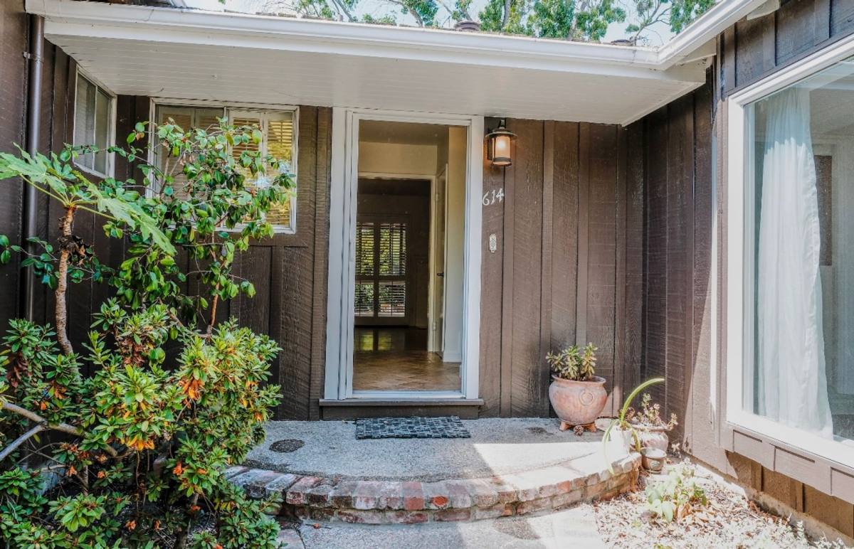 Townhouse for rent at 614 Wellsbury Way, Palo Alto, CA 94306