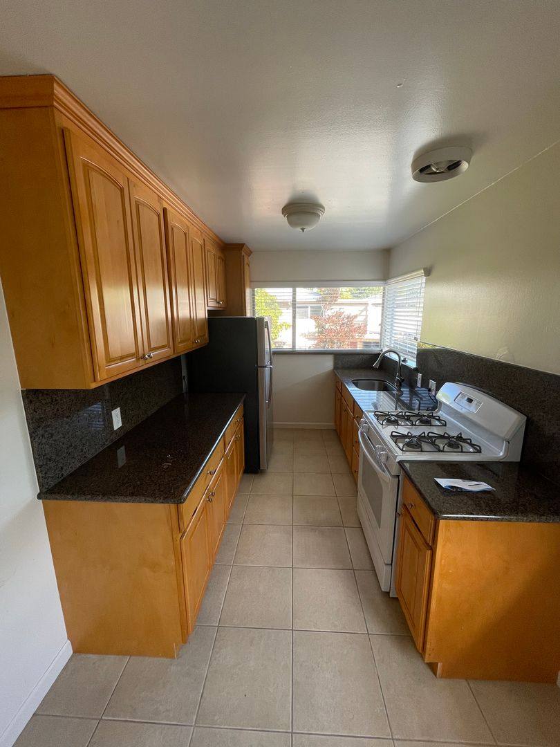 Apartment for rent at 315 Waverley St, Menlo Park, CA 94025