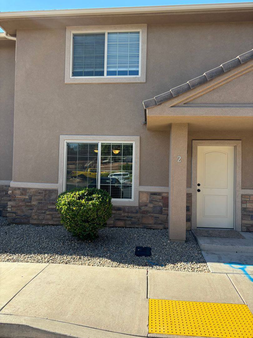 Townhouse for rent at 450 W 200 S, Washington, UT 84780