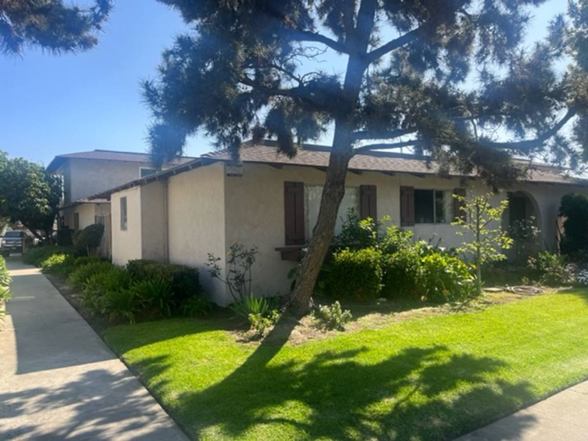 Apartment for rent at 316-326 W La Veta Ave, Orange, CA 92866