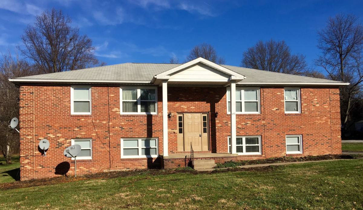Apartment for rent at 440 Mathews Rd, Youngstown, OH 44512