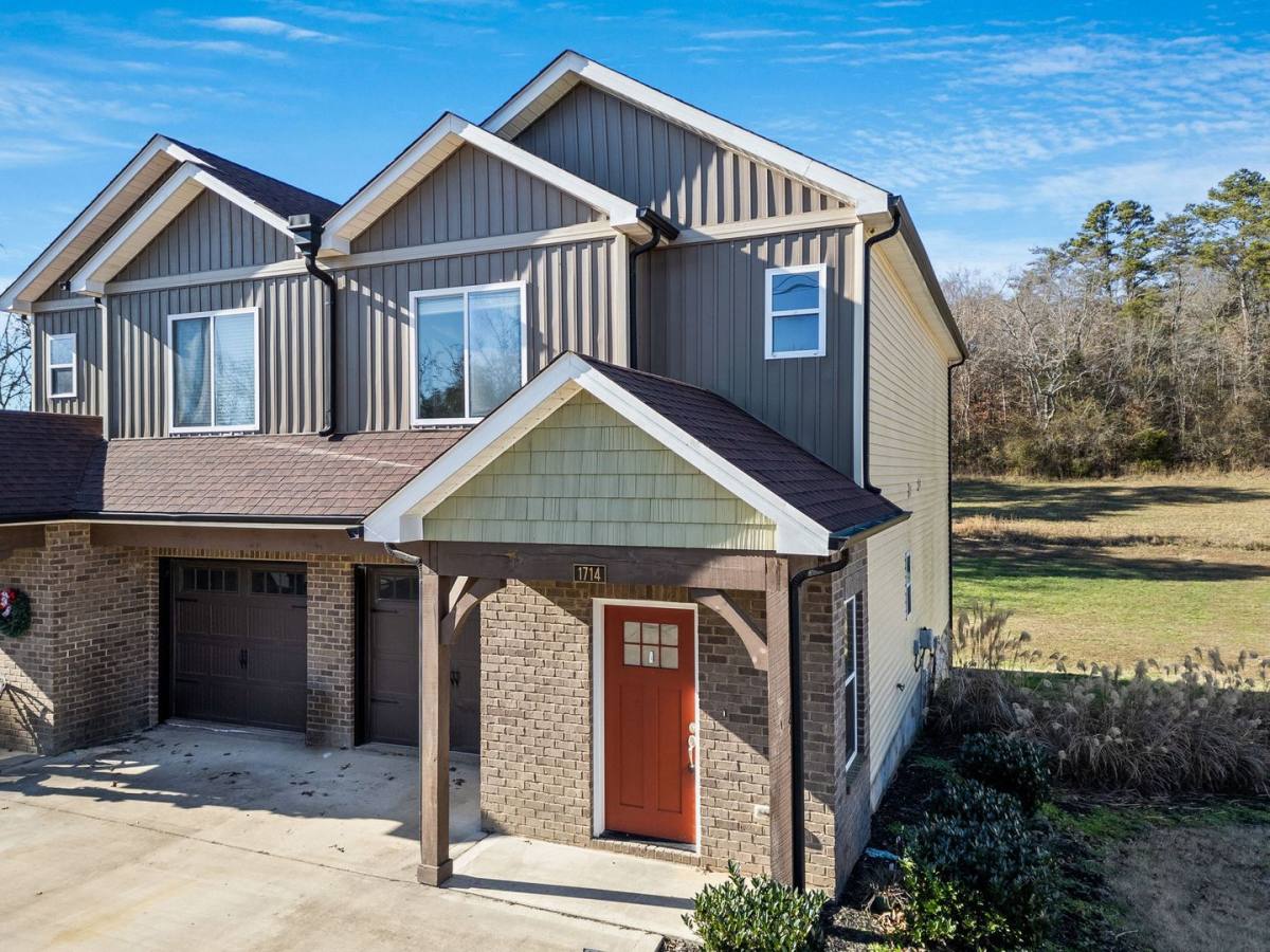 Townhouse for rent at 1676 McCleary Bend Rd, Sevierville, TN 37876