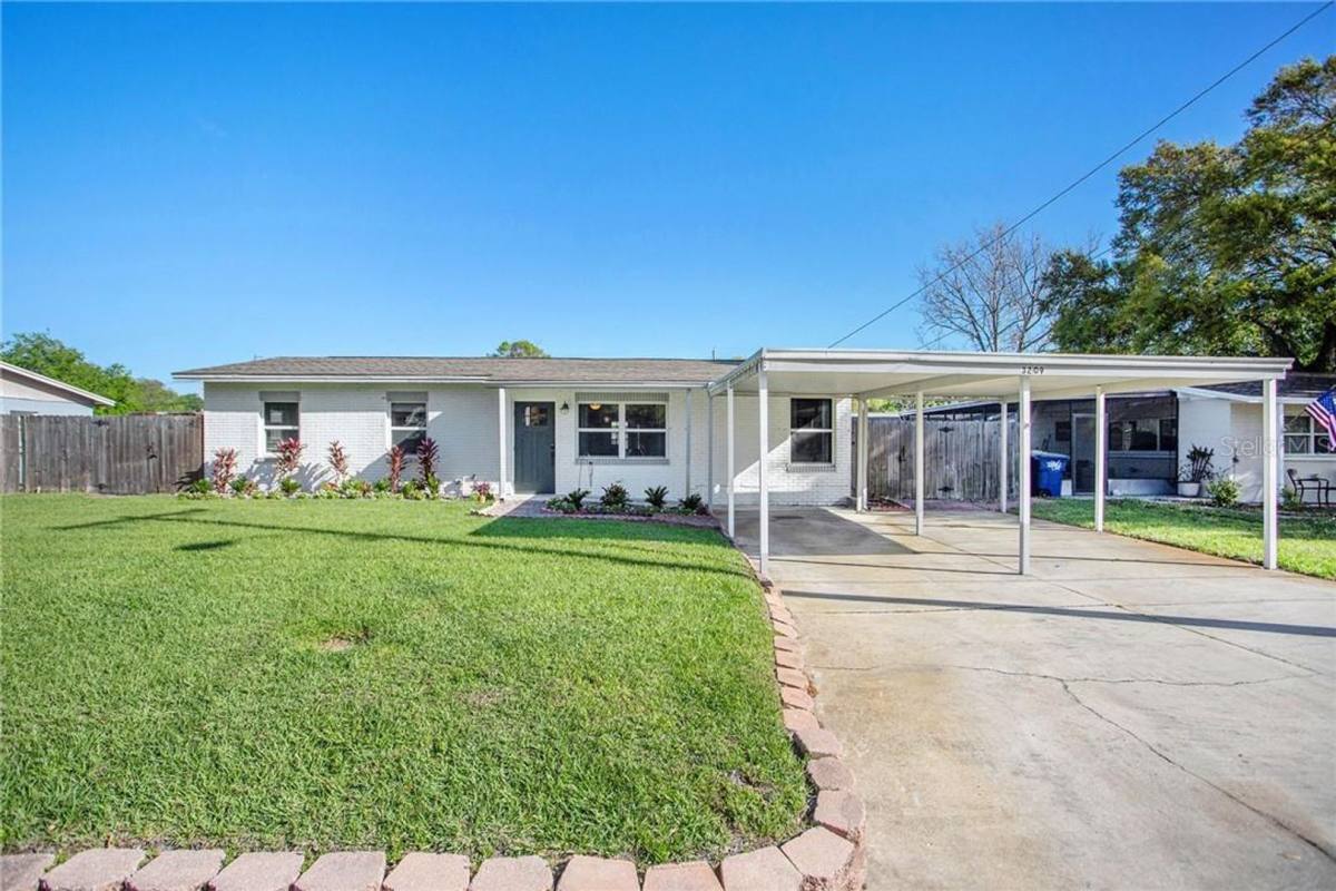 3209 W Tyson Ave, Tampa, FL 33611