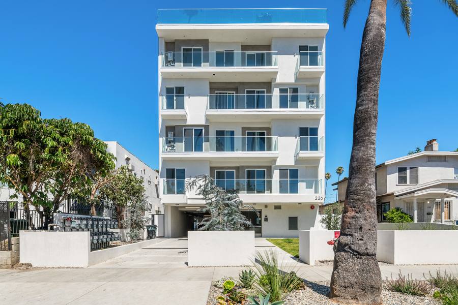 Apartment for rent at 226 N Berendo St, Los Angeles, CA 90004