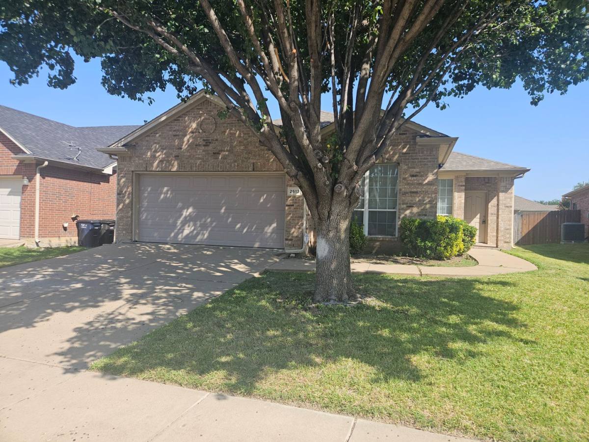 House for rent at 2613 Evening Shade Dr, Fort Worth, TX 76131