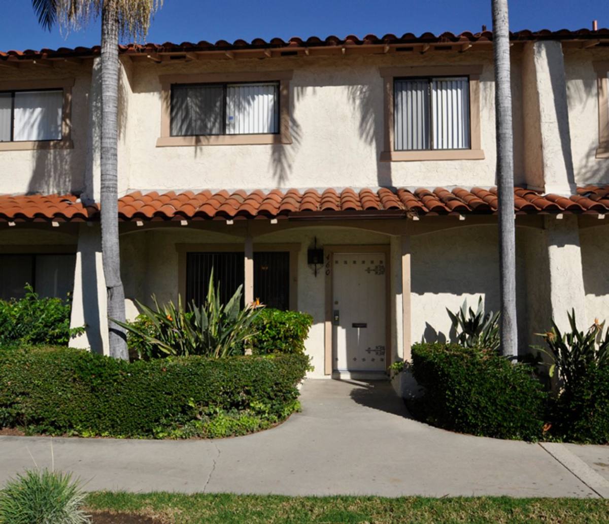 Townhouse for rent at 460 Via De Leon, Placentia, CA 92870
