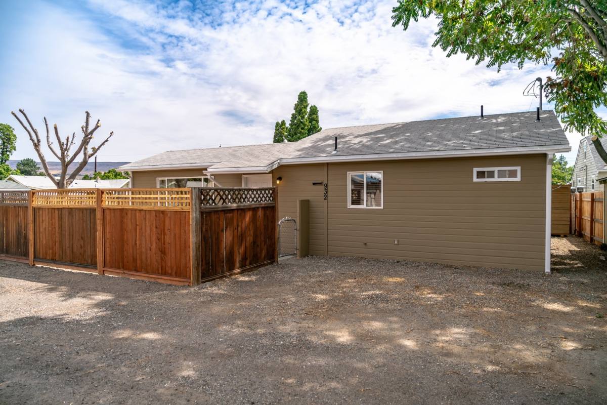 House for rent at 932 Walker, Wenatchee, WA 98801