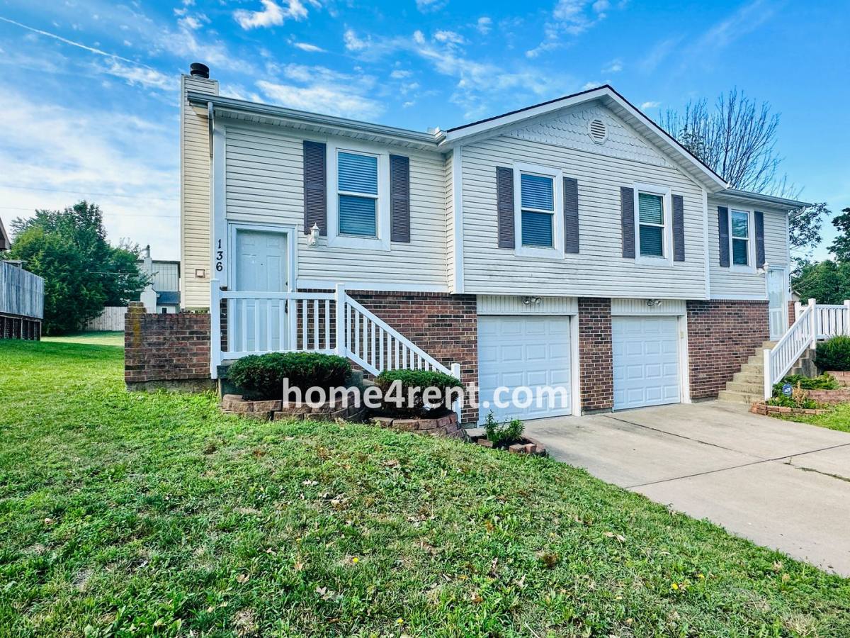House for rent at 136 N Saxony Dr, Olathe, KS 66061