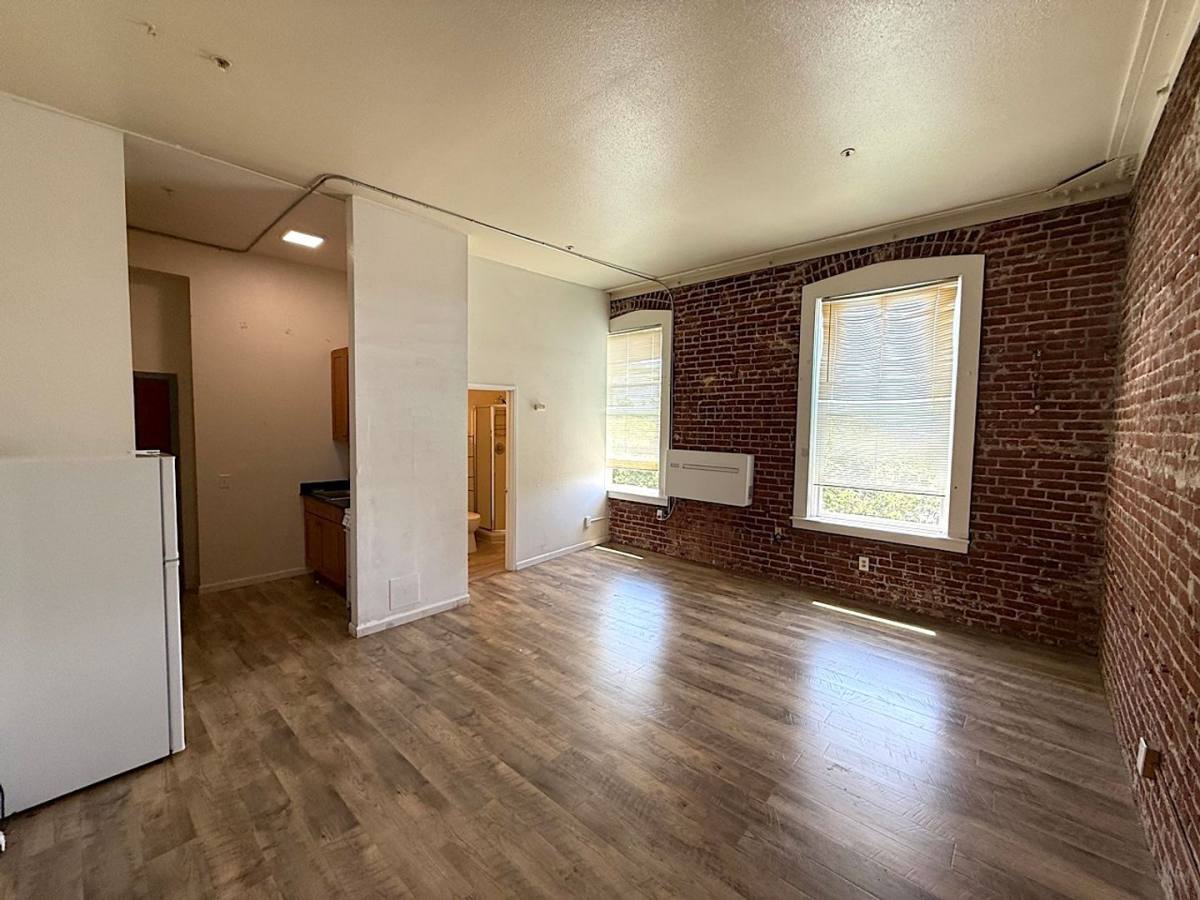 Apartment for rent at 419 Georgia St, Vallejo, CA 94590
