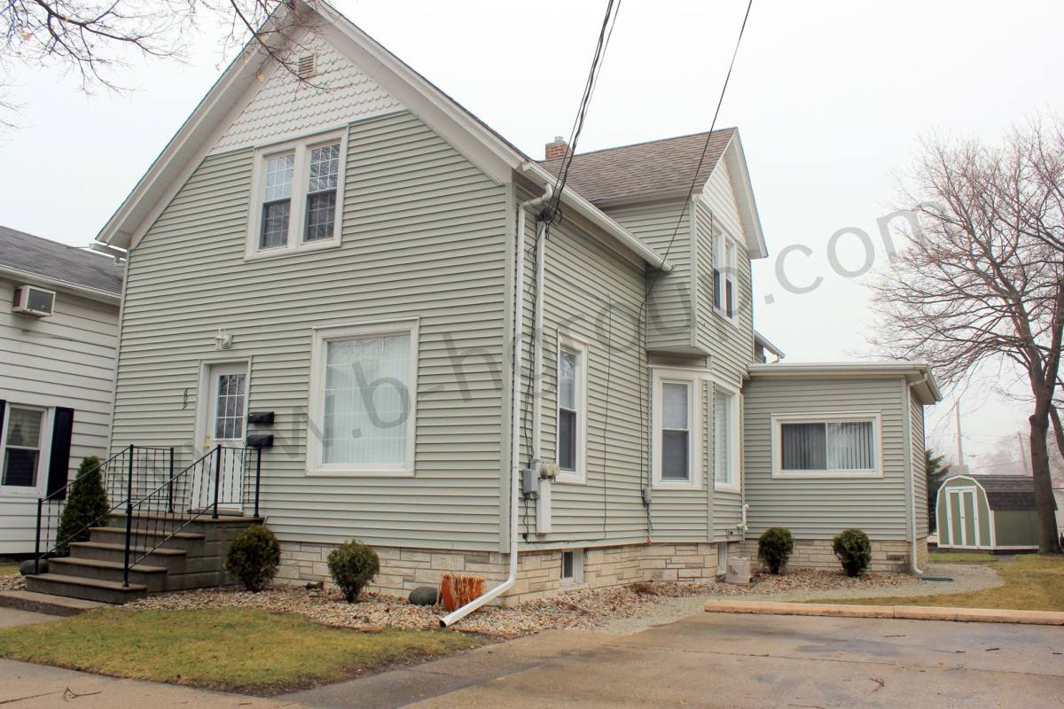 Apartment for rent at 609 45th St, Kenosha, WI 53140