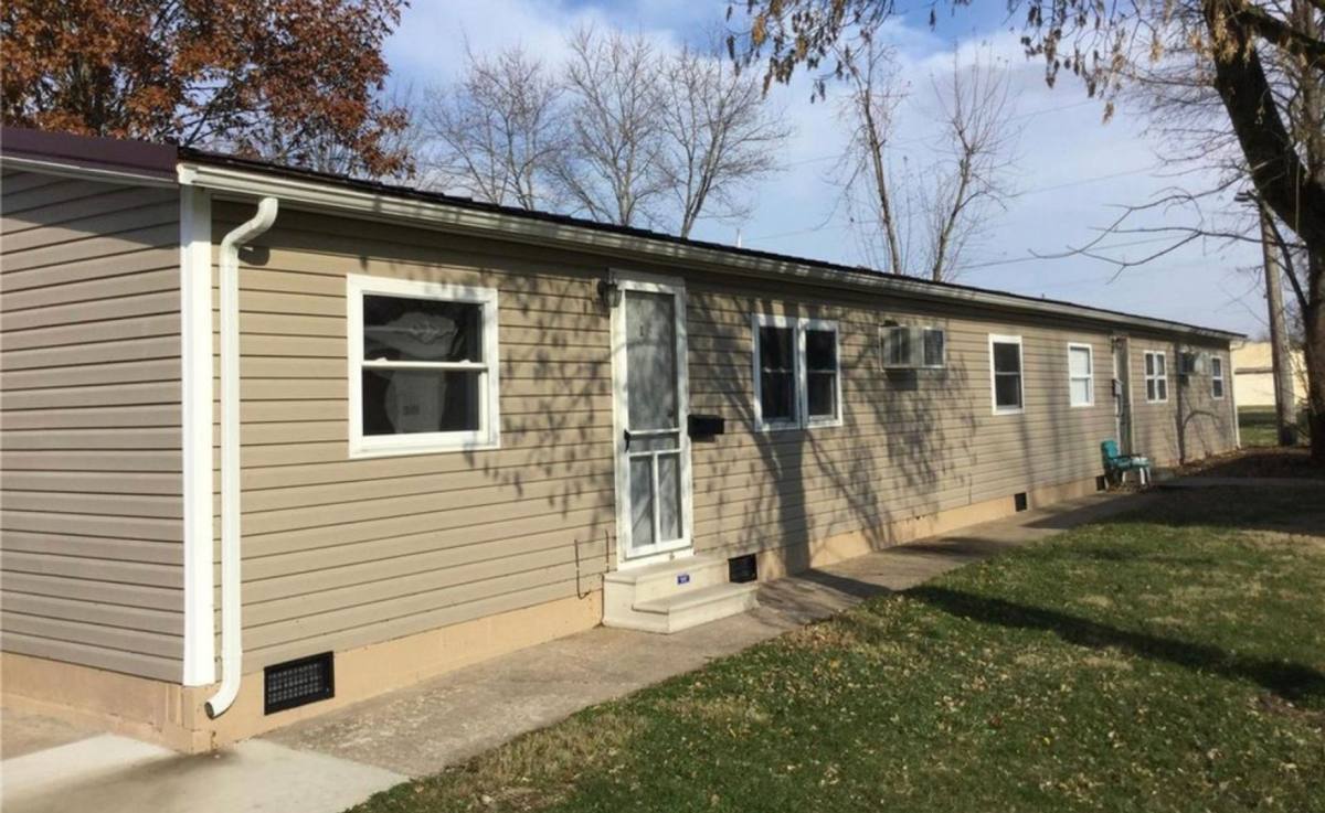 Apartment for rent at 427 434 E Dr Units 1-8, Marissa, IL 62257