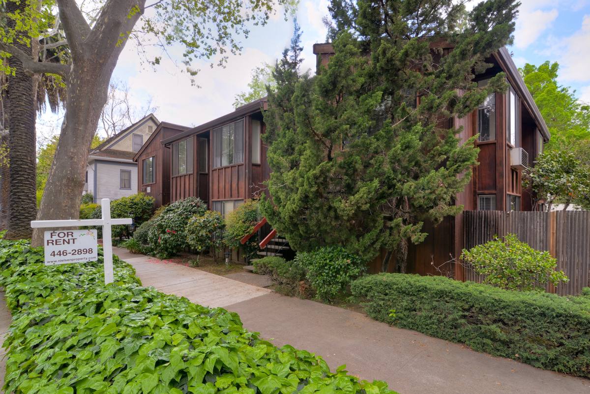 Apartment for rent at 616 25th St, Sacramento, CA 95816