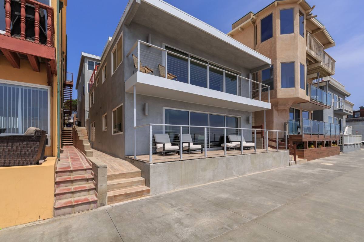 Apartment for rent at 2208 The Strand, Manhattan Beach, CA 90266