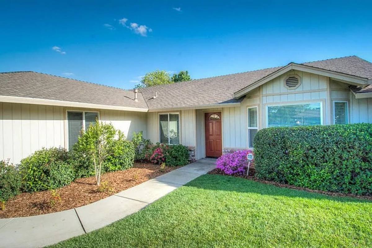House for rent at 2437 Maywood Lane, Redding, CA 96003