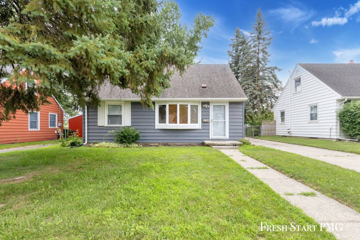 House for rent at 820 E Greenlawn Ave, Lansing, MI 48910