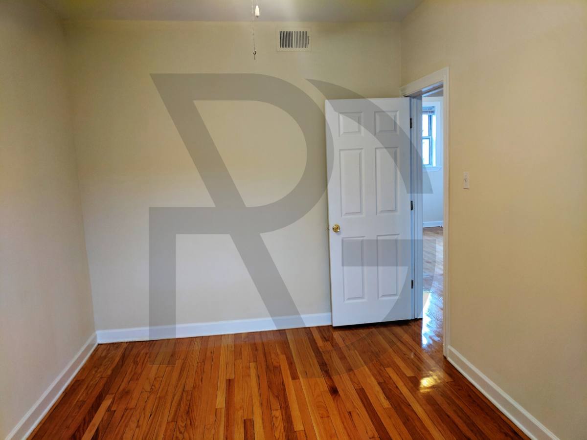 Apartment for rent at 550 W Aldine, Chicago, IL 60657