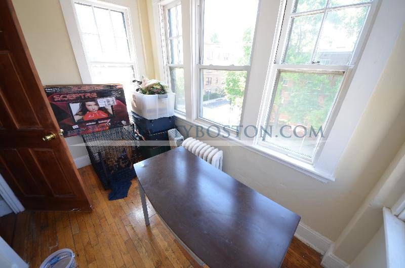 Apartment for rent at 248 Kelton St #12, Allston, MA 02134