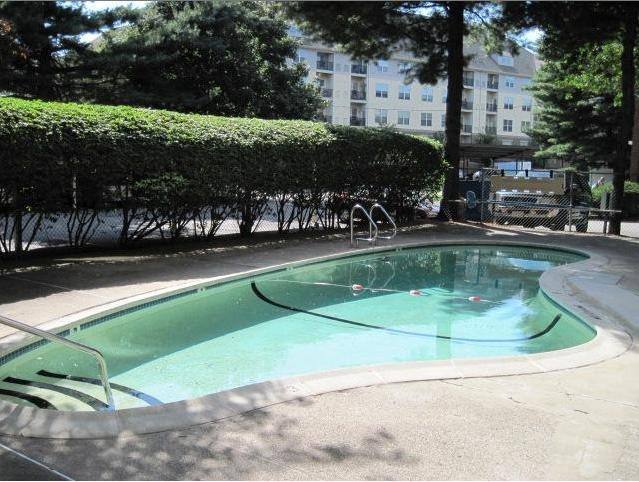 Apartment for rent at 320 Hammond Pond Parkway #103, Chestnut Hill, MA 02467