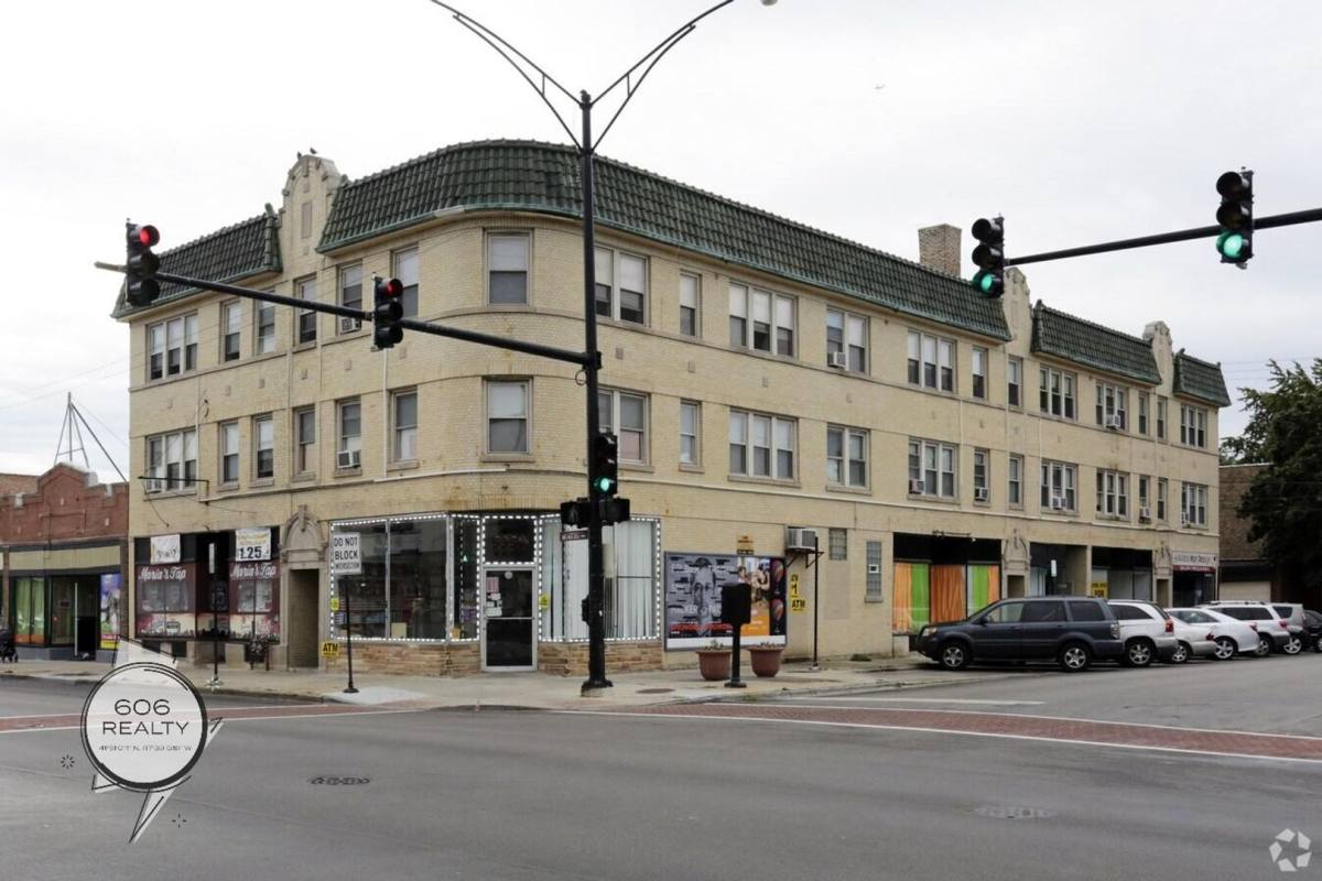 Apartment for rent at 3151 N Long #3, Chicago, IL 60641