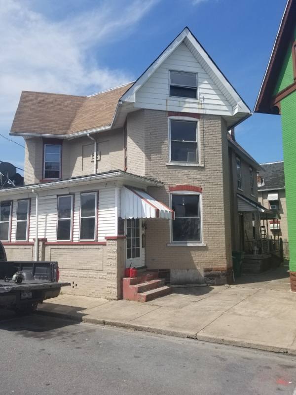 Townhouse for rent at 229 S 3rd St, Sunbury, PA 17801