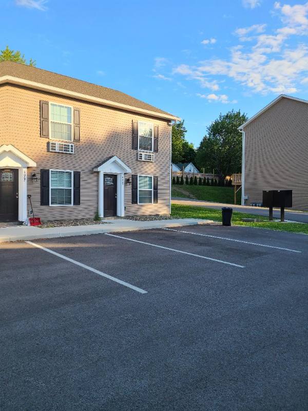 Townhouse for rent at 4102 W Ridge Rd #4080, Erie, PA 16506
