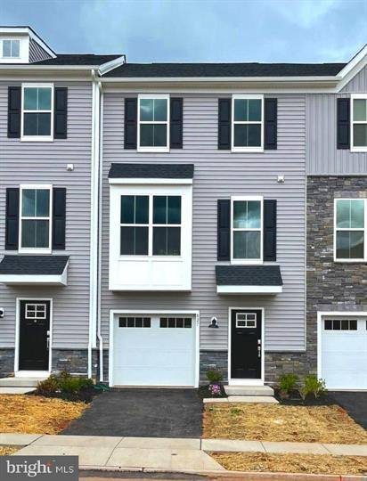 Townhouse for rent at 827 Pecan Rd, Spring City, PA 19475