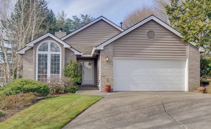 House for rent at 13786 Regency Court, Lake Oswego, OR 97035