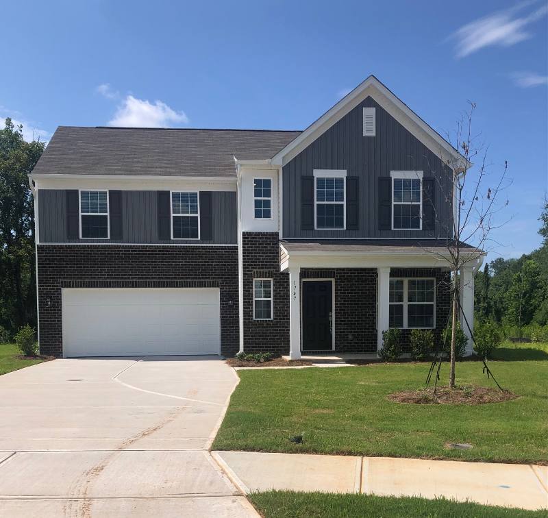 House for rent at 1747 Mallard Dr, Kernersville, NC 27284