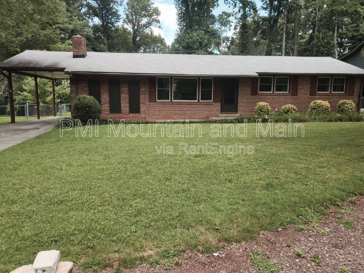 House for rent at 317 N Hillandale Dr, East Flat Rock, NC 28726