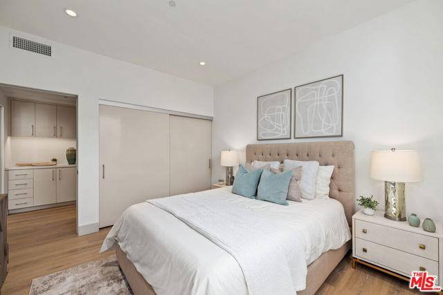 House for rent at 130 S Sepulveda Blvd #101, Los Angeles, CA 90049