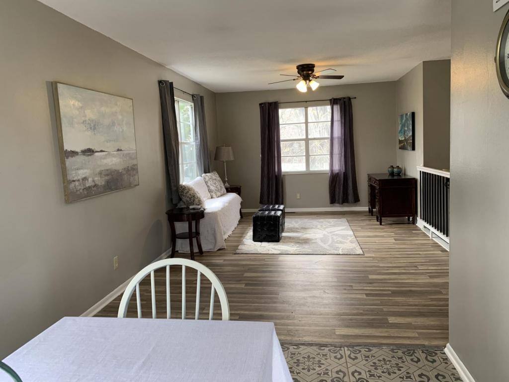 Townhouse for rent at 10700 W 90th Terrace, Overland Park, KS 66214
