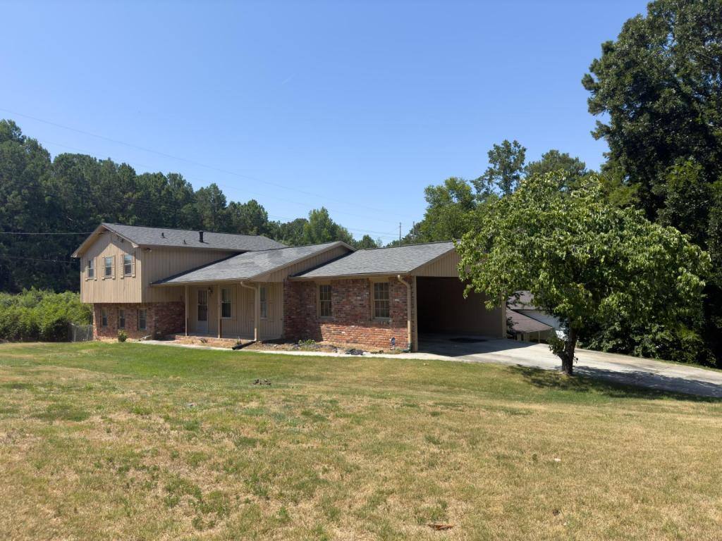 House for rent at 2085 Killian Hill Rd SW, Snellville, GA 30039