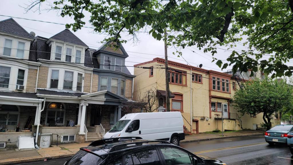 Apartment for rent at 324 Spring St, Reading, PA 19601