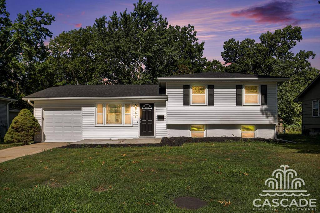 House for rent at 806 SW Lea Dr, Lees Summit, MO 64081
