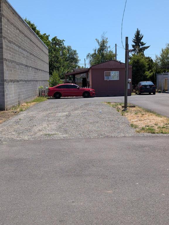 House for rent at 1940 Lana Ave NE, Salem, OR 97301