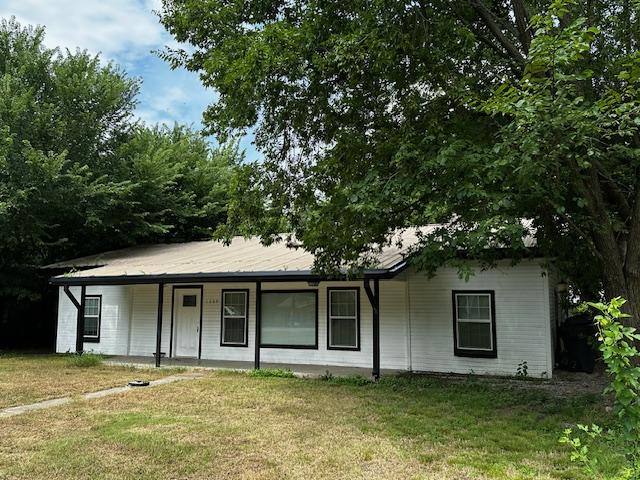 House for rent at 1209 C St SE, Ardmore, OK 73401