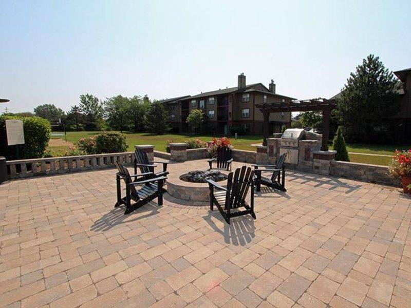 Apartment for rent at 348 Glenwood Dr, Bloomingdale, IL 60108