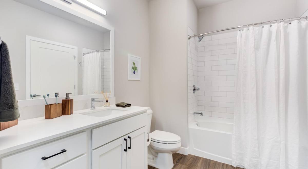 Apartment for rent at 926 Maple Ave, Downers Grove, IL 60515