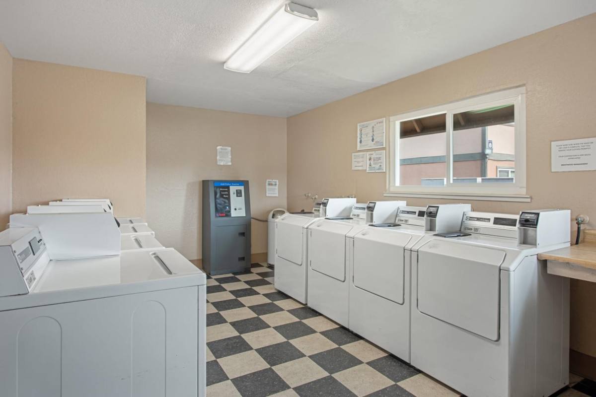 Apartment for rent at Brentwood, 303 Wayside Dr, Turlock, CA 95380