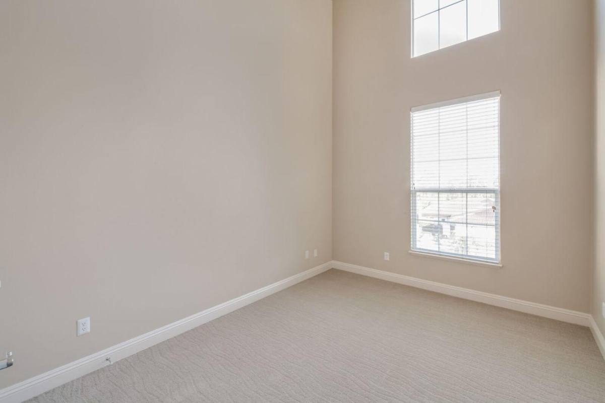Apartment for rent at Windsor at Hancock Park, 445 N Rossmore Ave, Los Angeles, CA 90004