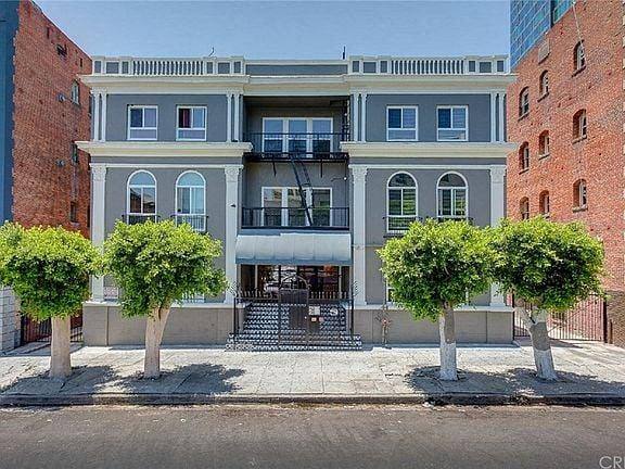 Apartment for rent at 681 Shatto Place, Los Angeles, CA 90005