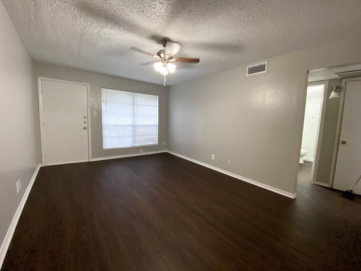 Apartment for rent at 1709 W Schunior St, Edinburg, TX 78541
