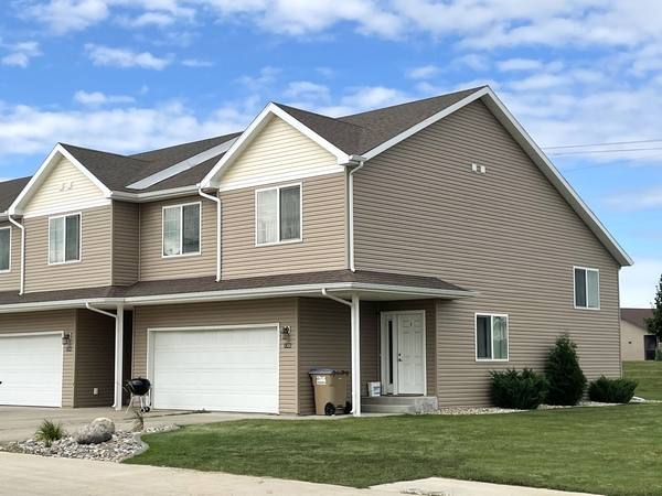 Townhouse for rent at Woodside Townhomes, 1300-1346 35th Ave SE, Minot, ND 58701