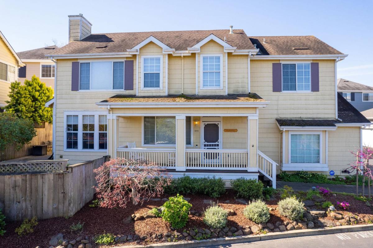 House for rent at McNear Landing, 1073 Warren Dr, Petaluma, CA 94952
