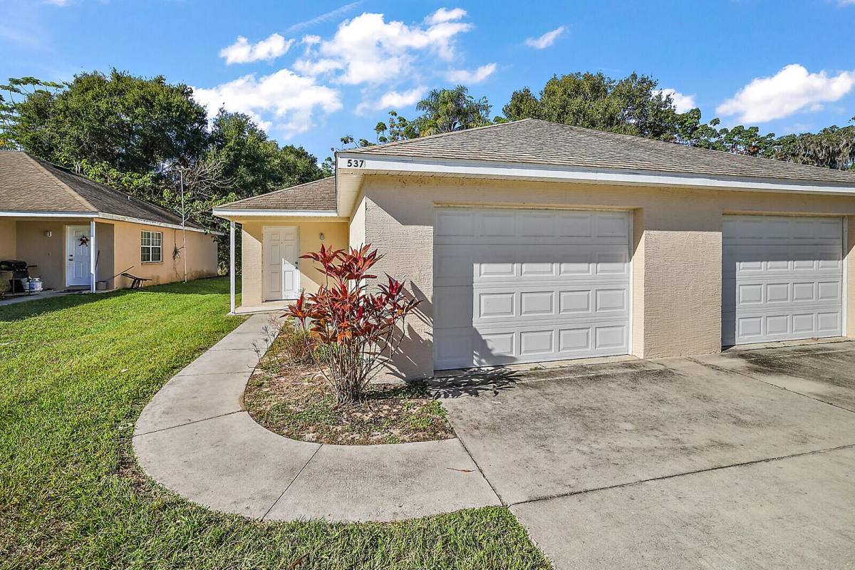Townhouse for rent at Sunnyside, 537 Paulling Dr #1, Leesburg, FL 34748