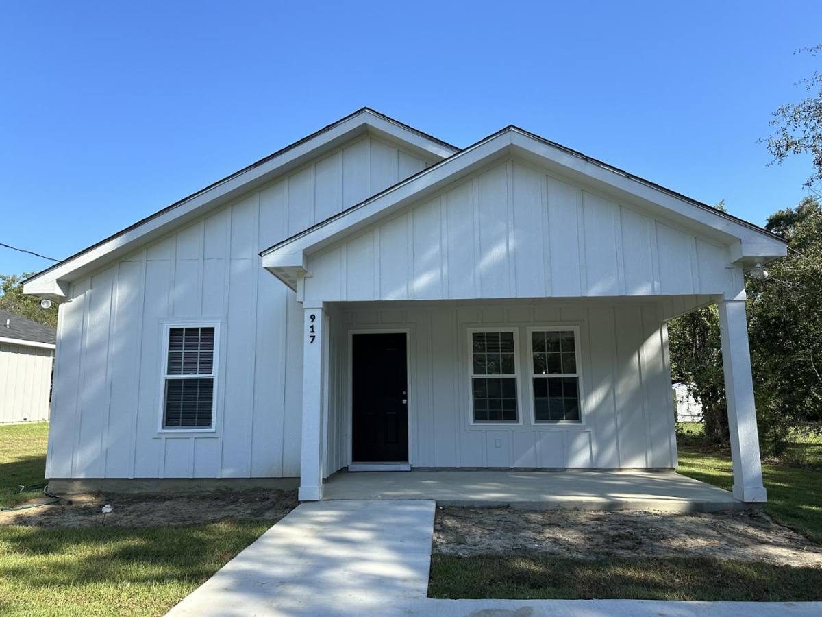 House for rent at 917 E 38th St, Tifton, GA 31794