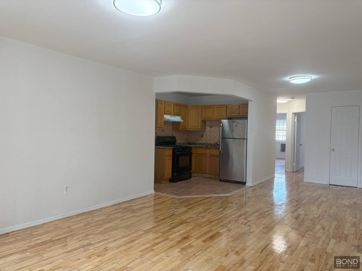 Townhouse for rent at 395 E 49th St #1, Brooklyn, NY 11203